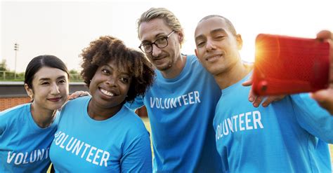Voluntary sector jobs .